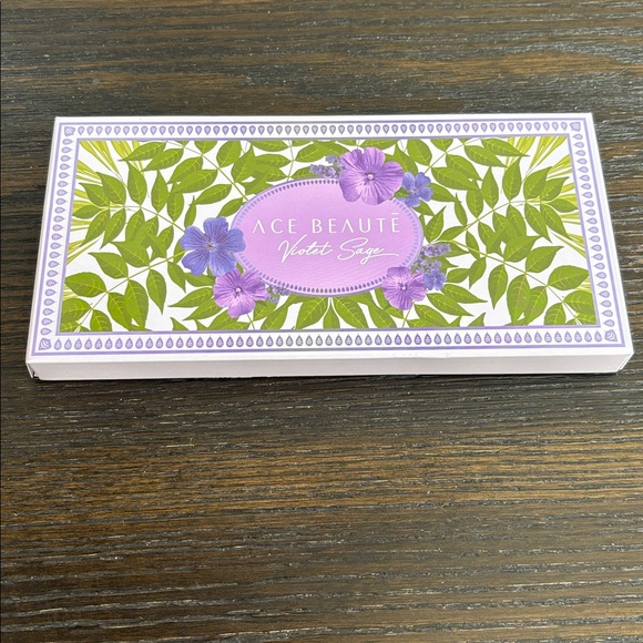 Ace Beaute violet sage palette - Picture 2 of 4